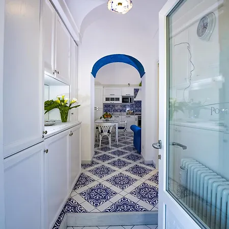 - Maison *